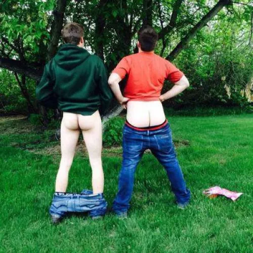left bro was WAIITING for the chance to air out the boys ... pants AND undies to the ground. wow by triceratops781