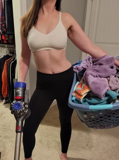 Looking like a hot housewife [F] by TimidLilyGirl