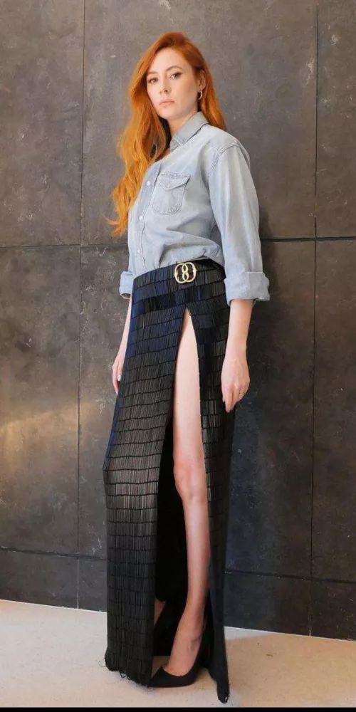 Need someone to chat with about Karen Gillan by AsterB808