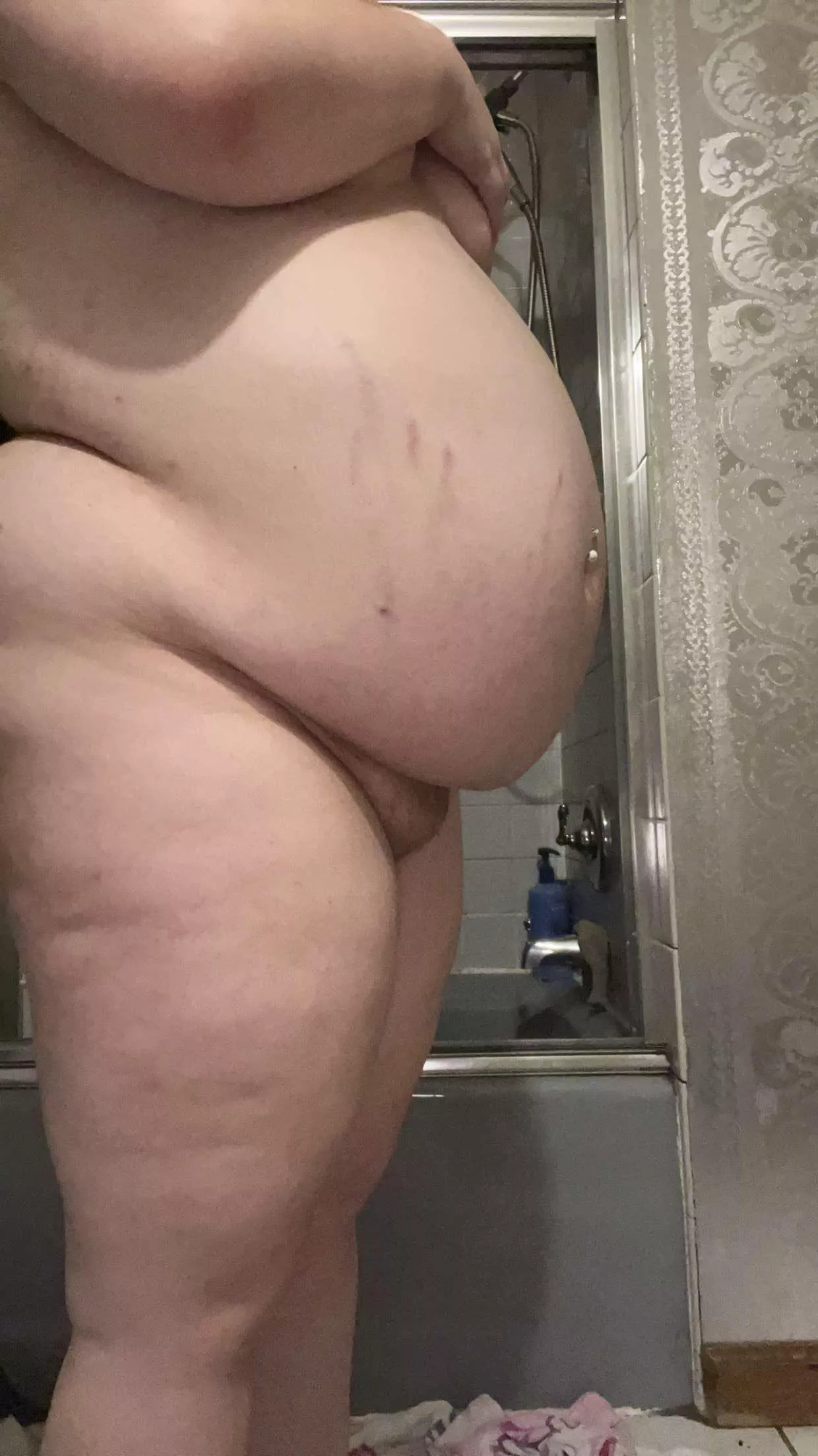 plump as ever 🐷 posted by chubbyanon101