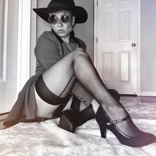 Steampunk and heels by WrennRoy