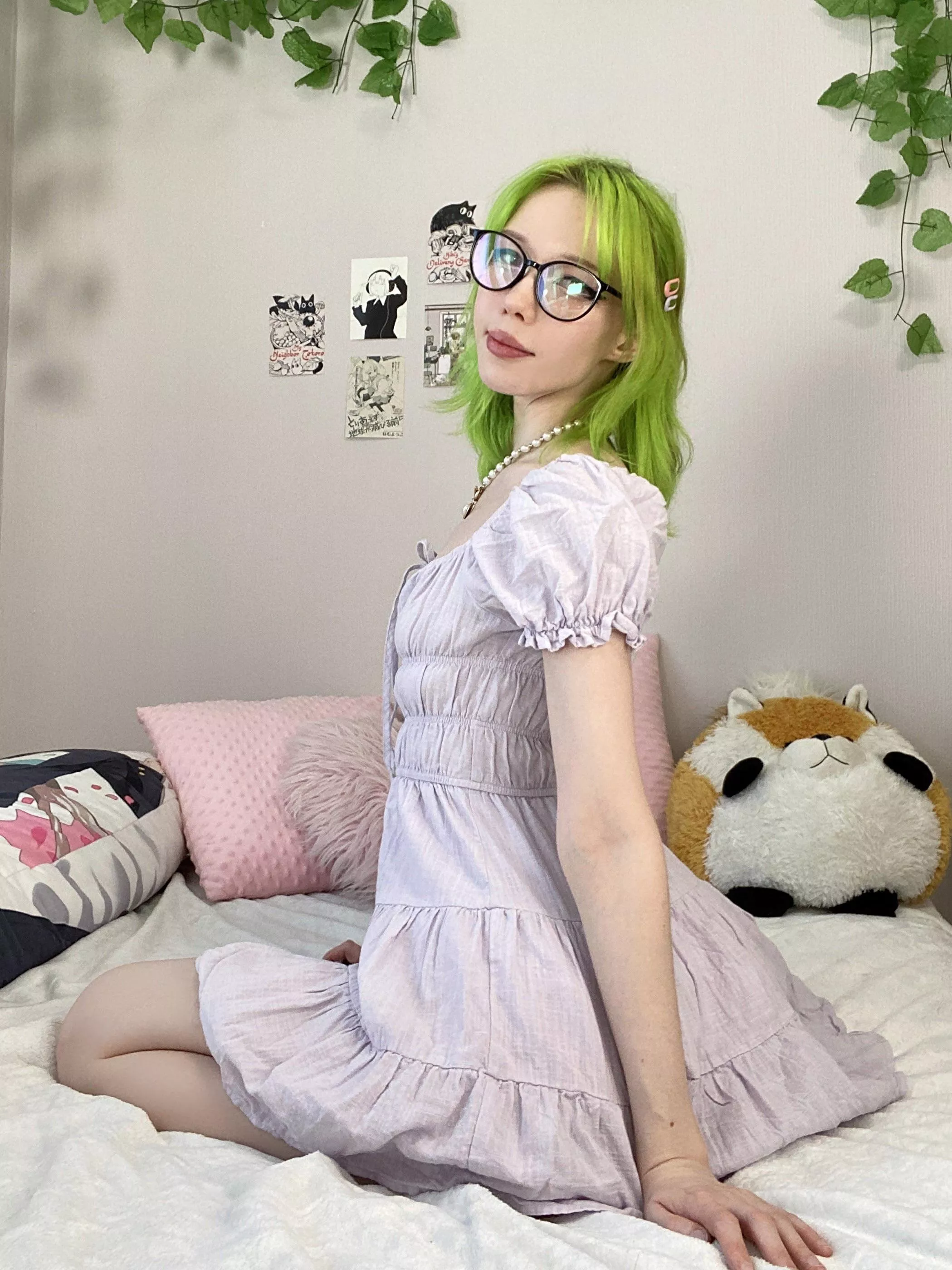 time to cum on my glasses posted by PieWaifu