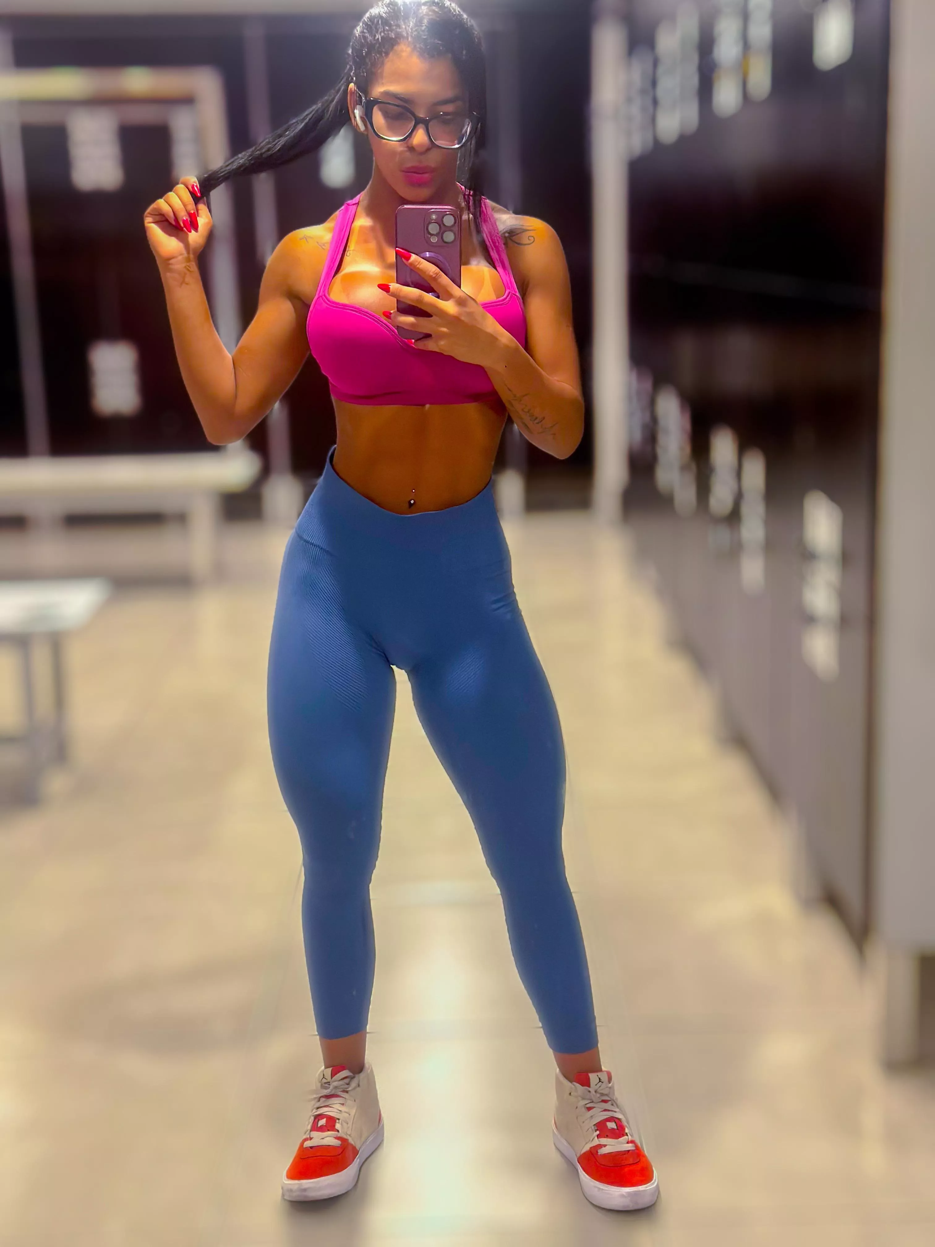 Workout time!!! posted by vicsouzahotwife