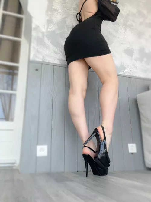 Would you like it if this is how I dressed for our date? by _Elaena_