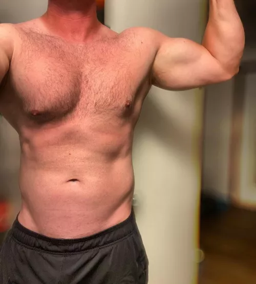 Give me a follow! (M) by noname111121