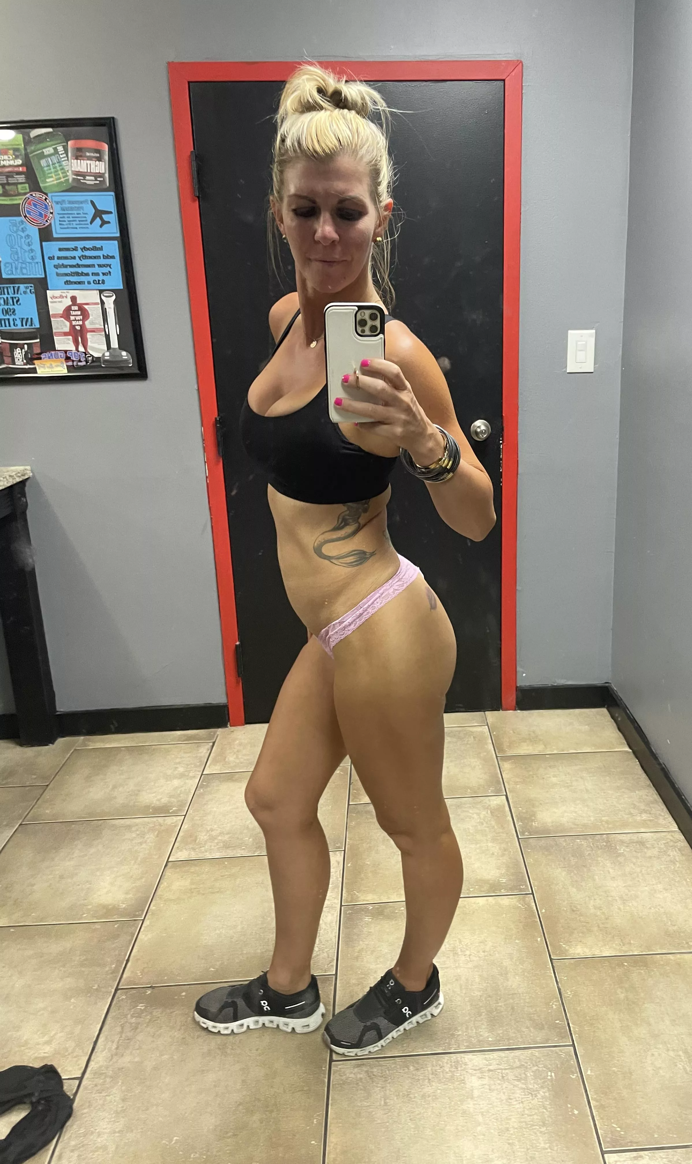 Gym selfie to show how hard this 39 year old Mom has been working! posted by fitnesswife1983