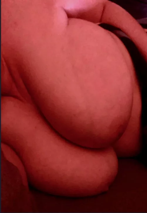 Happy Thursday loves 😘 my L cups were looking very veiny last night, so I thought I would share 😉 Enjoy by Usernamessuck765