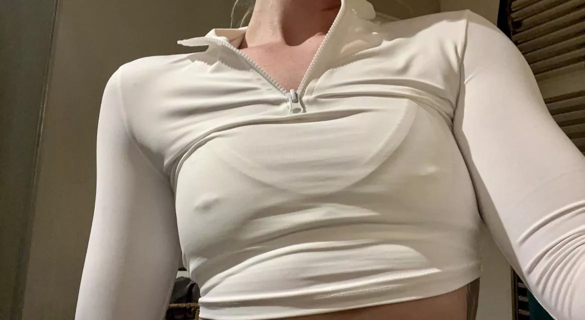 Hope the guys don’t stare at gym! [F] posted by KittyPAWGx