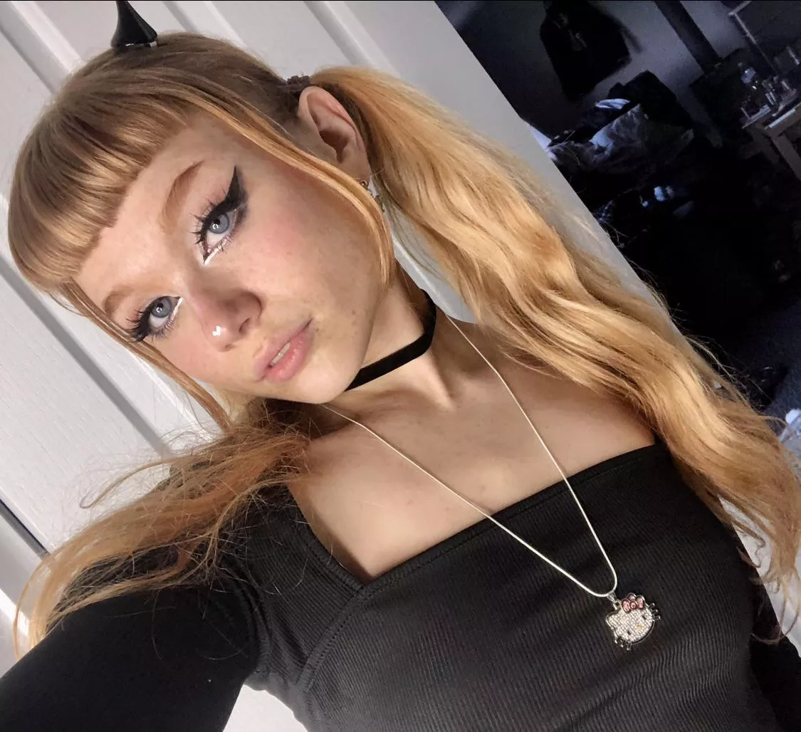 hope u can still see my freckles with my tan posted by pocketpixxie