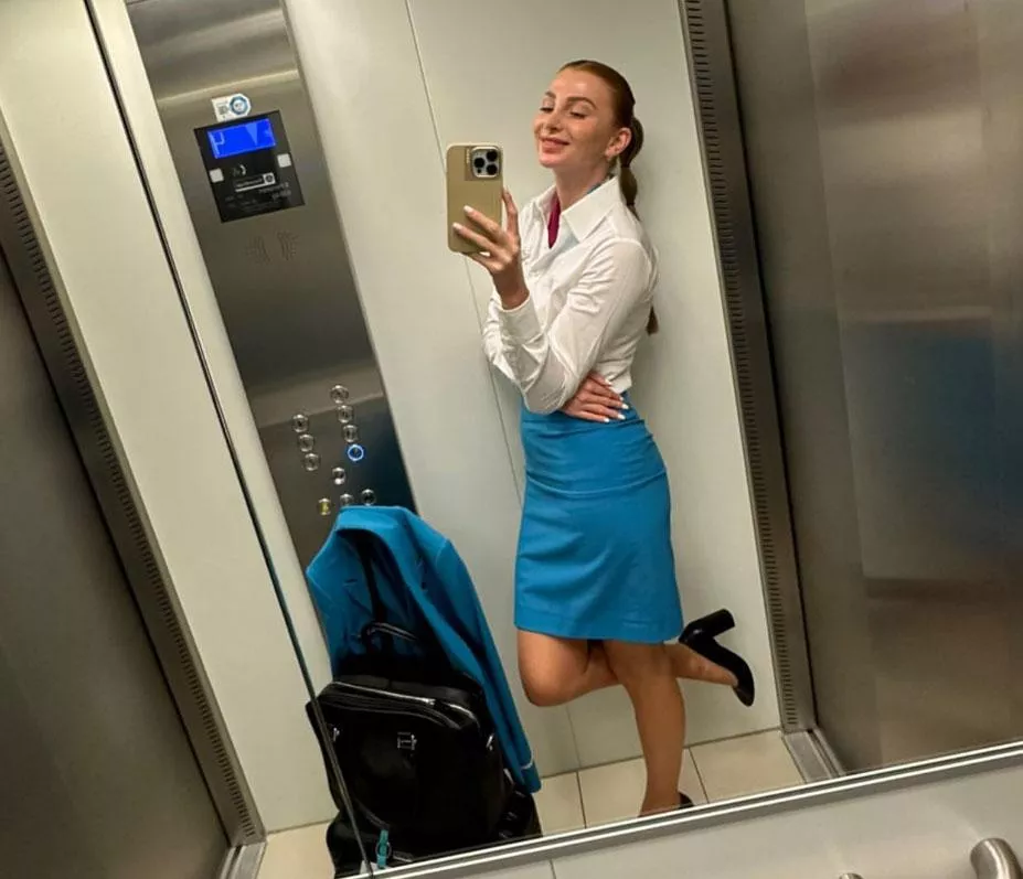 hot flight attendant on the way to work posted by 546ztuiu