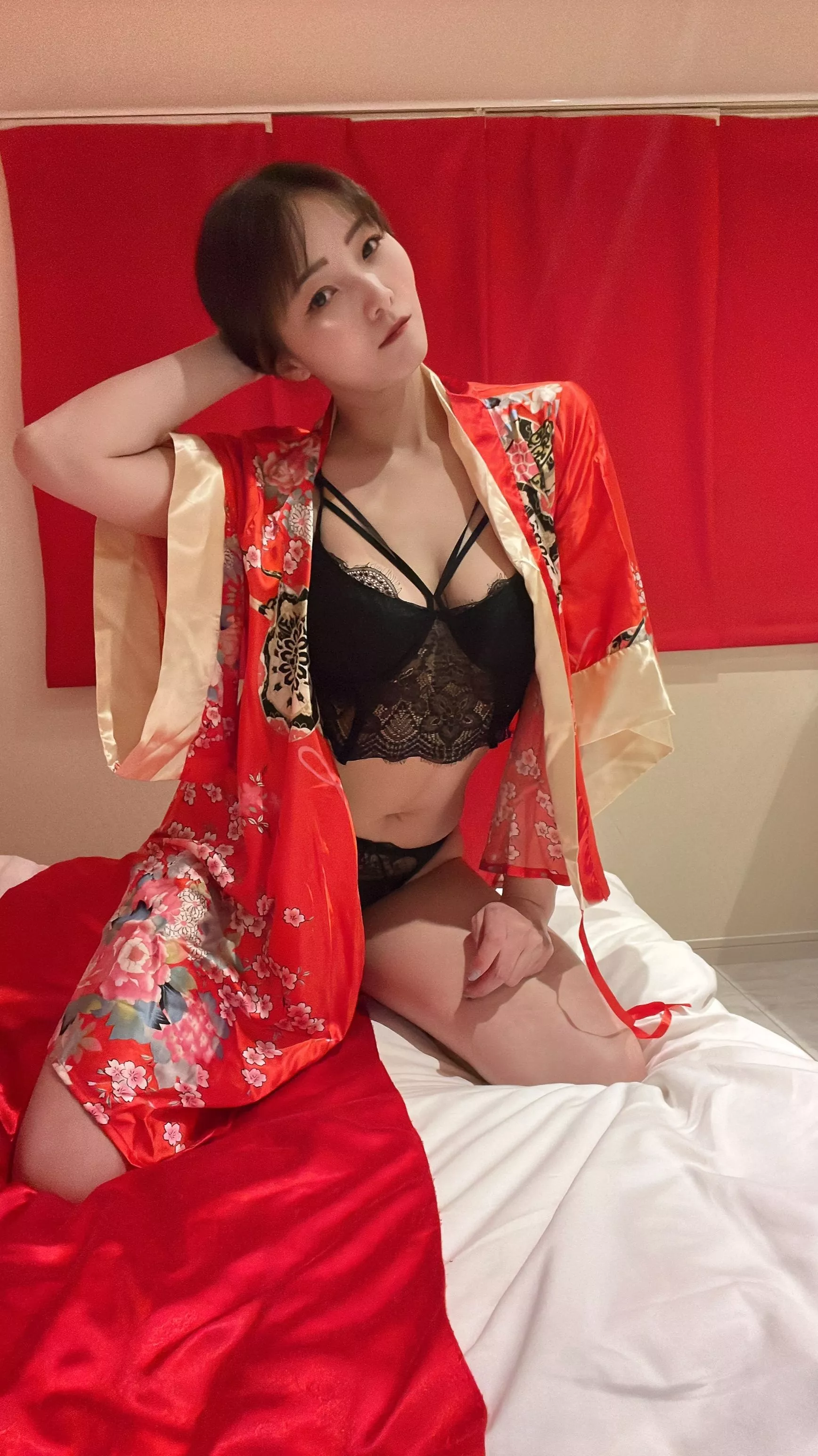 i am your Red Queen!!! posted by kayayumequeen