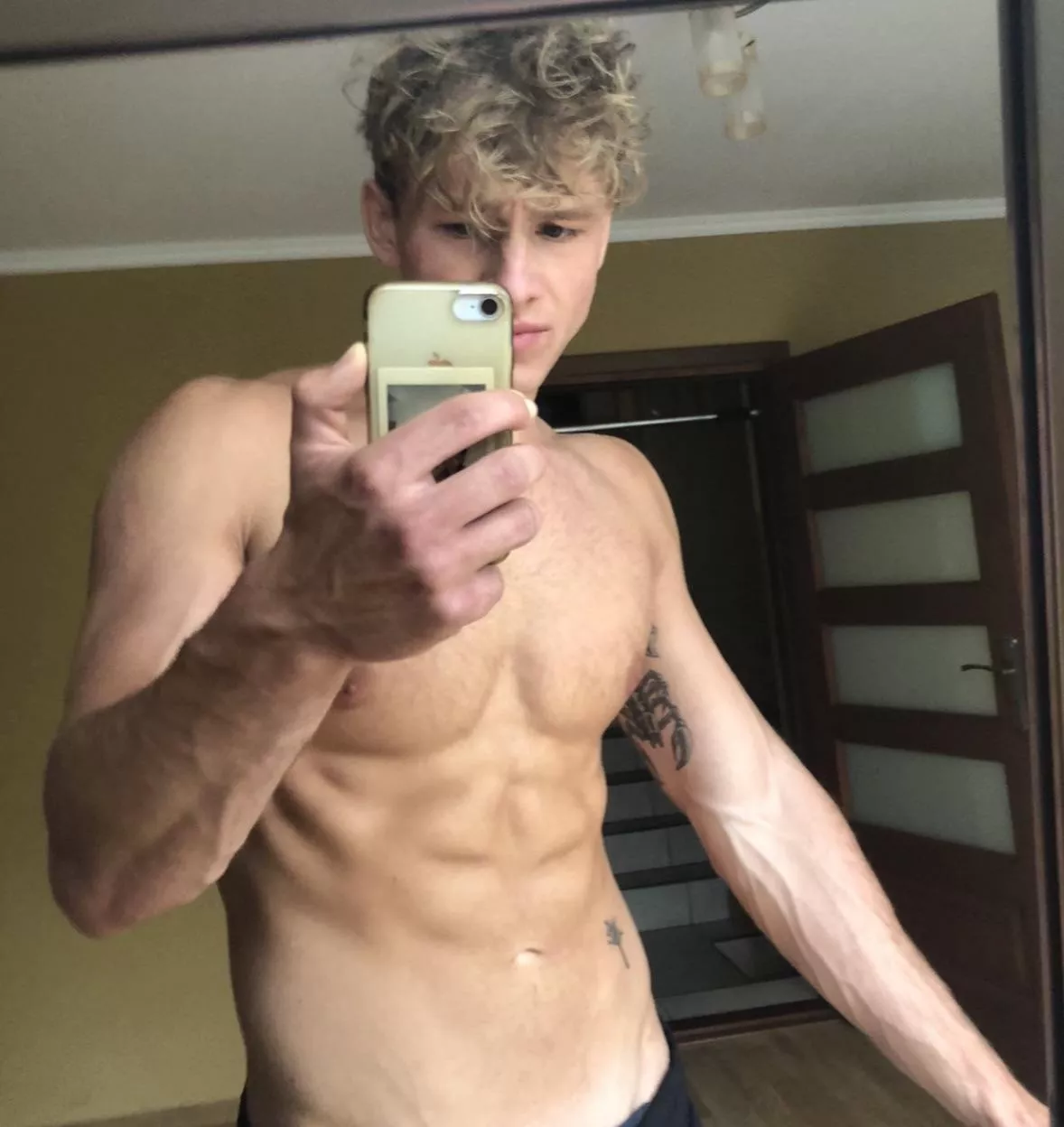 Kiss me if I’m wrong, but is your name Easy Bottom? posted by haael12