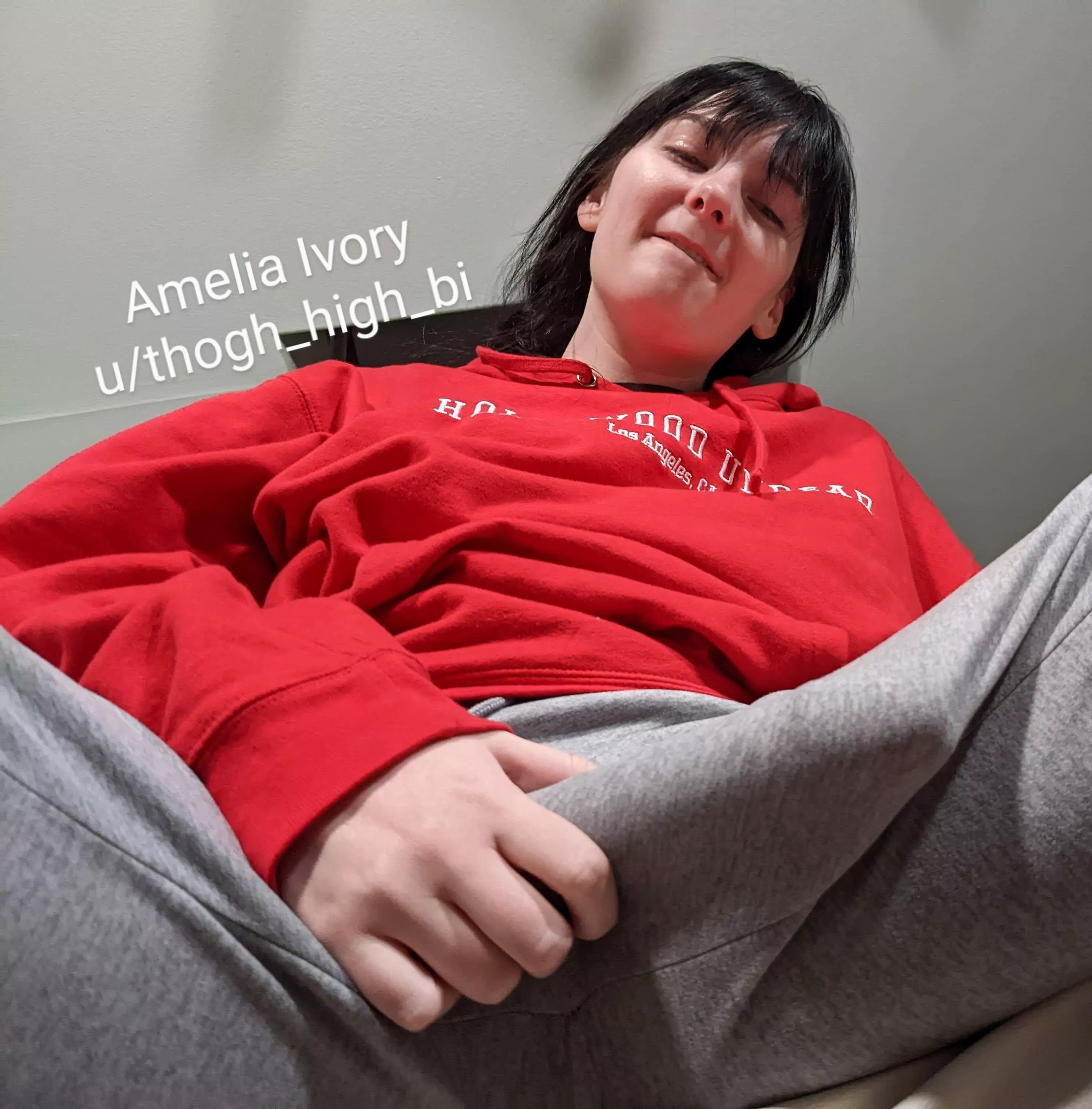 Kiss me through my sweatpants posted by thogh_high_bi