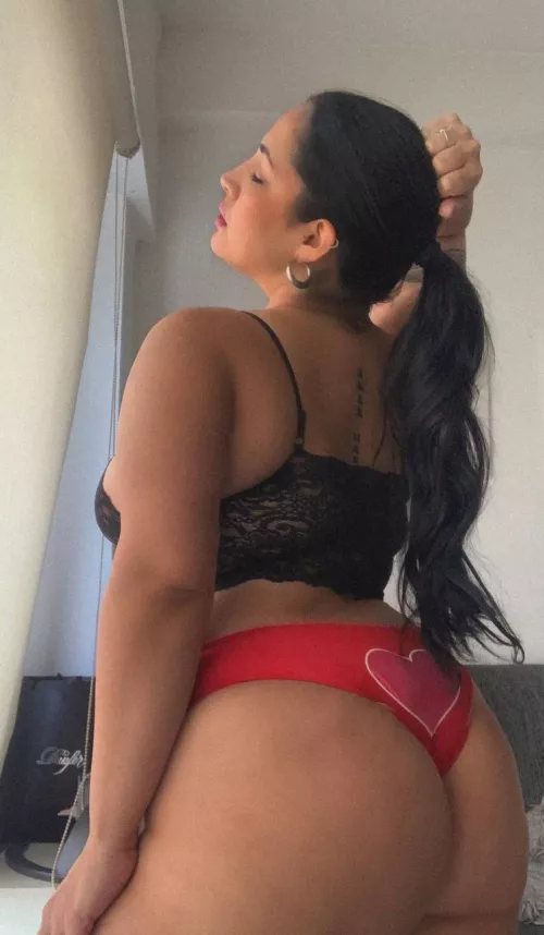 Lick my tits and I'll suck your cock well. by latinxxxgirl