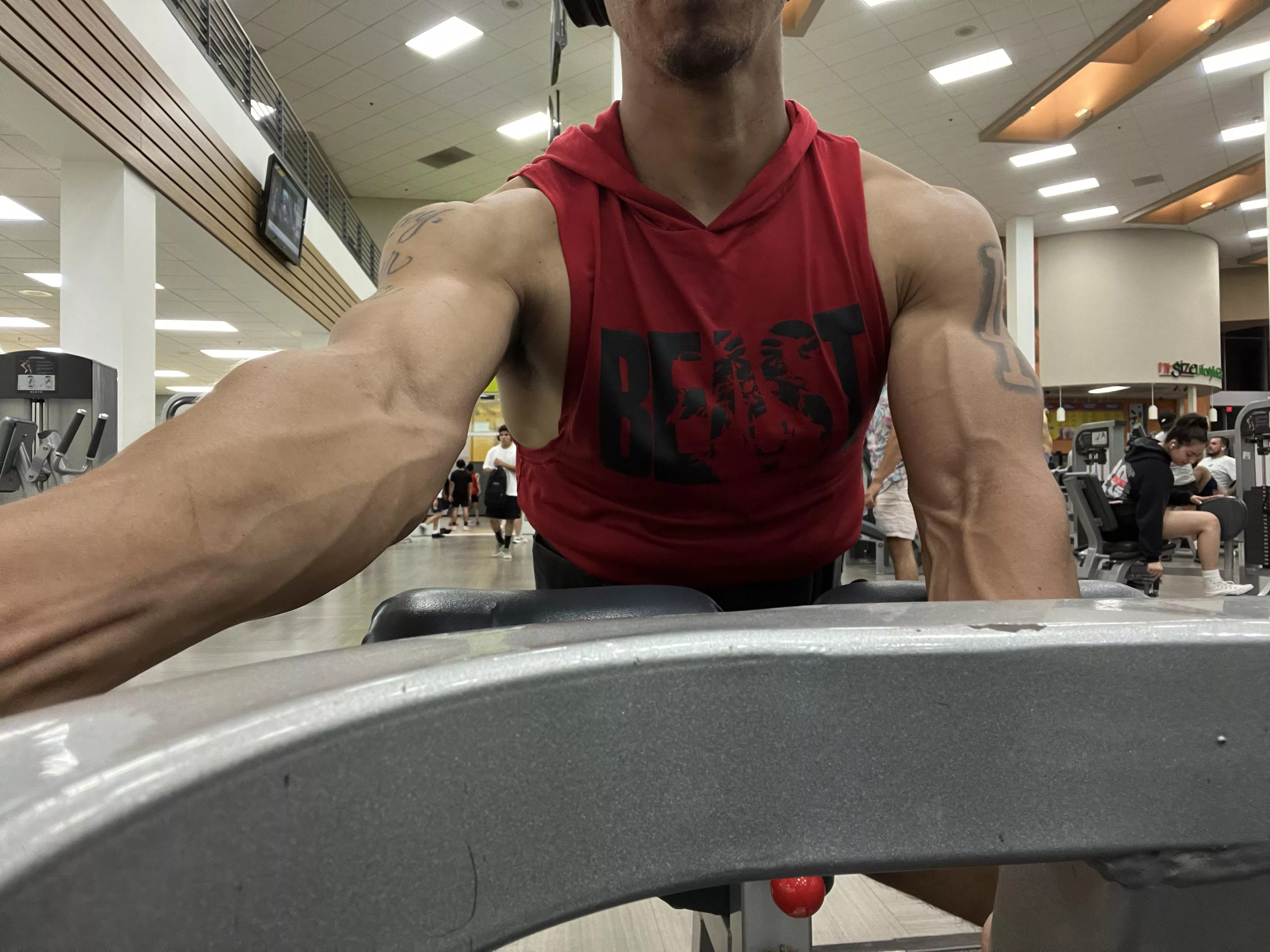 Love having this many veins. posted by KingAdonis06