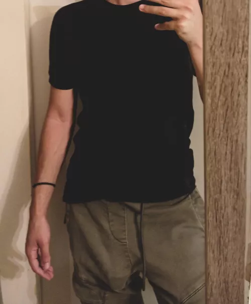 My cock feels great in cargos by Candylover1694