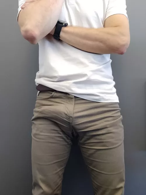 Ok to walk around the office like this or outline is too obvious? by mayhem_w13