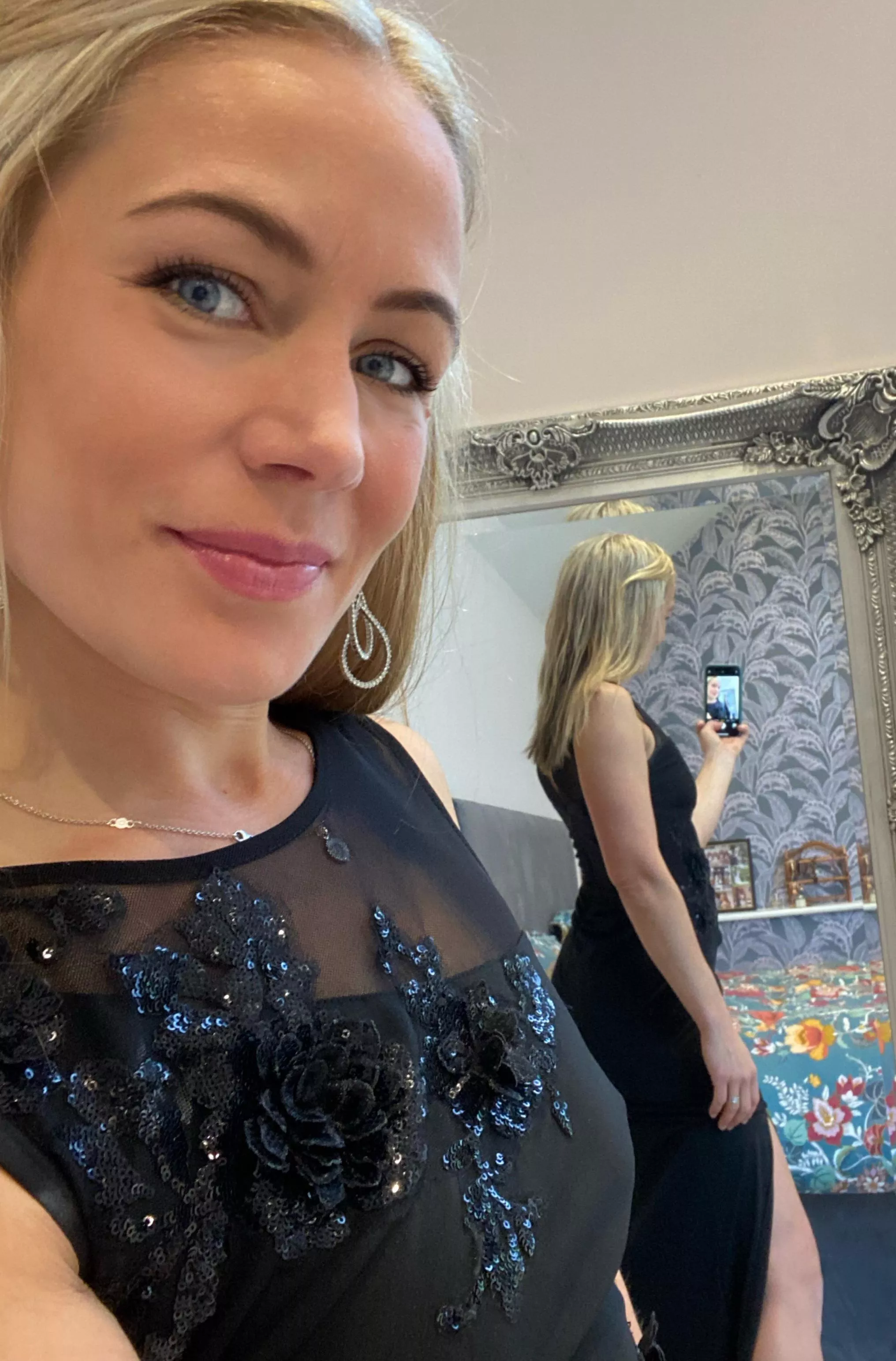 Out with friends! Dress to impress they said! (40 F) posted by FoxyViking