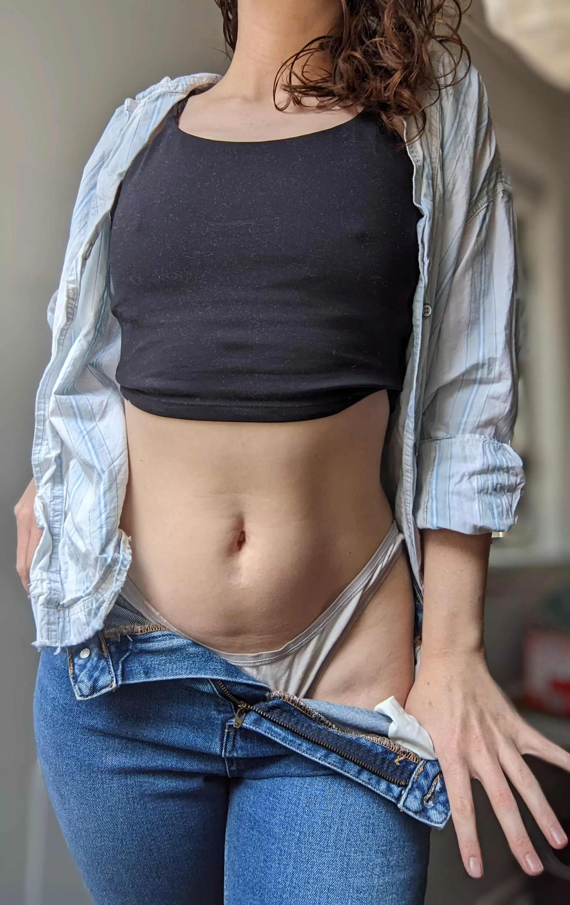 Stomach ready for kissing [F] posted by Girl_In_Dungarees