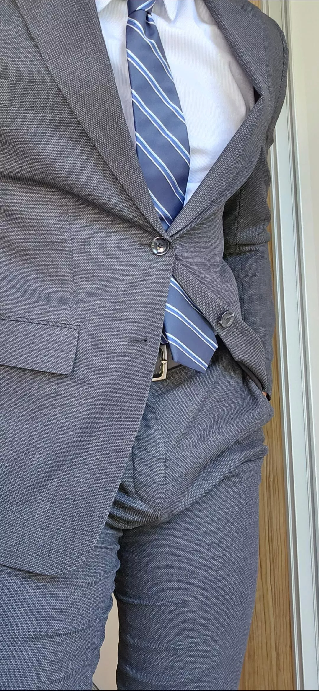 Time to pull it out and start sucking it posted by uporabnik1234