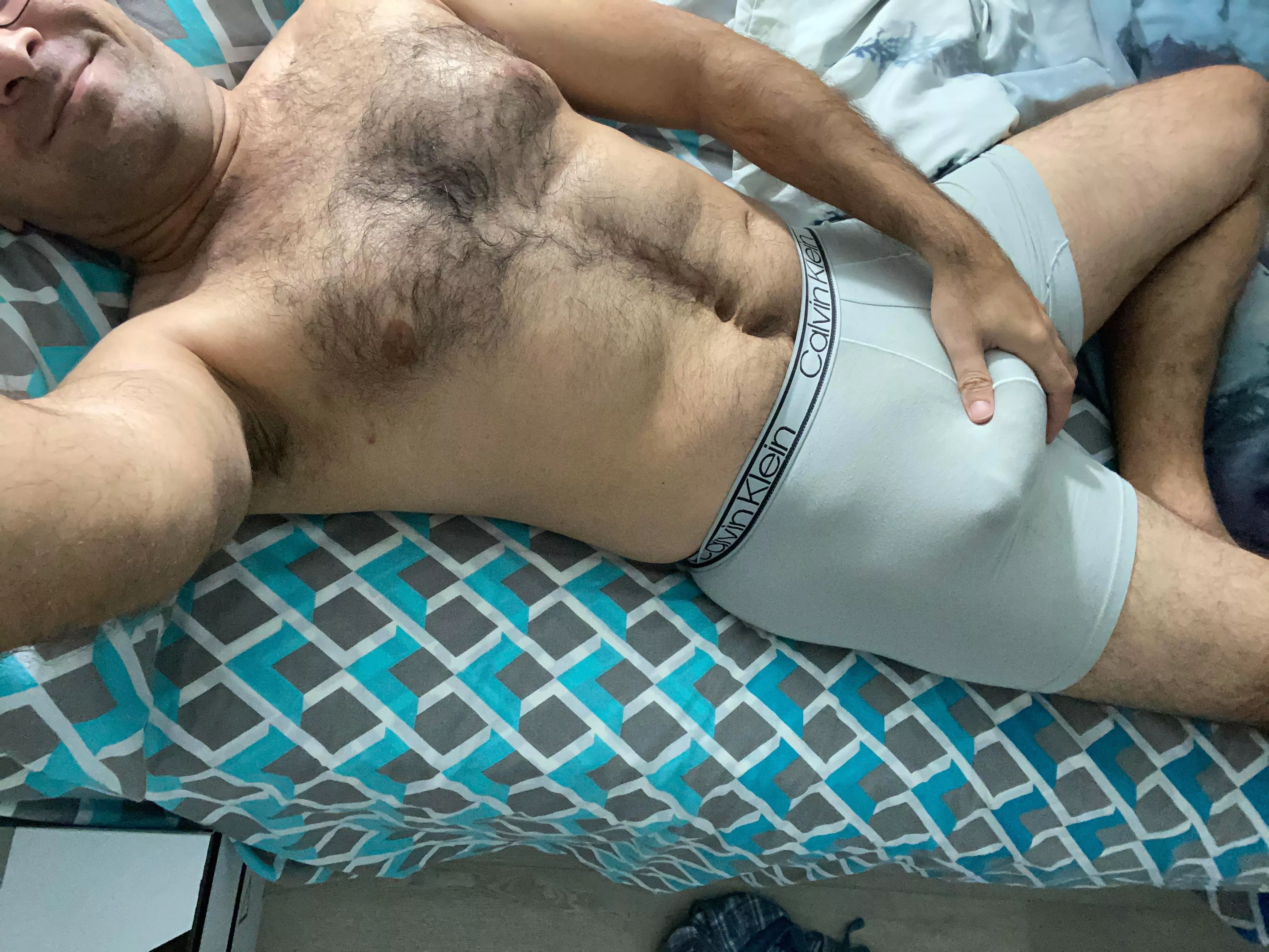 Waking up is hard to do;) posted by itsalongshot35