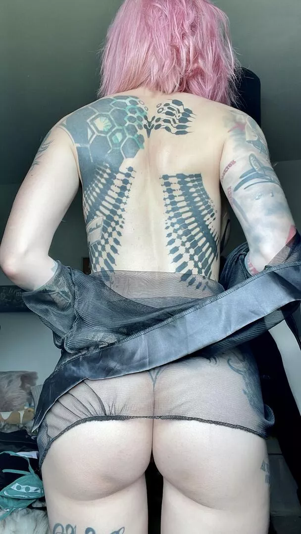 Want to feast on my ass posted by ShinyLily1