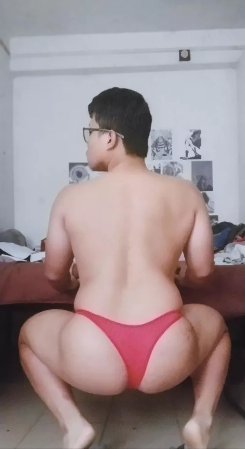 You squat better in thongs by phawtasss