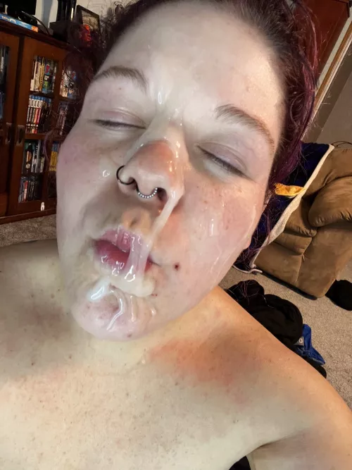 Give me a kiss :* by Kindlenark