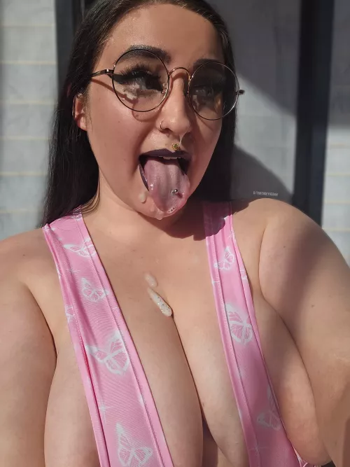 I love being a cum slut by thathoeyvegan