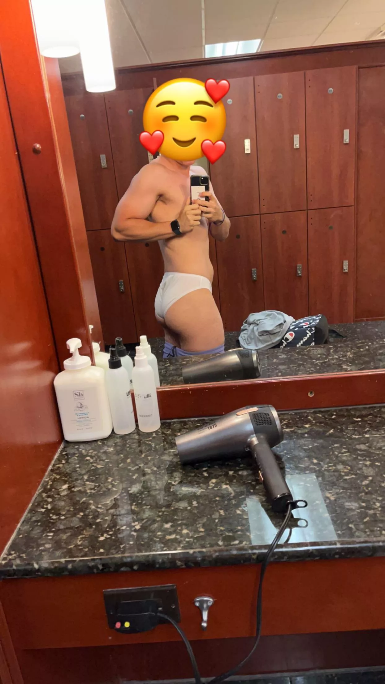 Love changing into womens undies in the gym locker room 😛 posted by 18yearoldboypussy