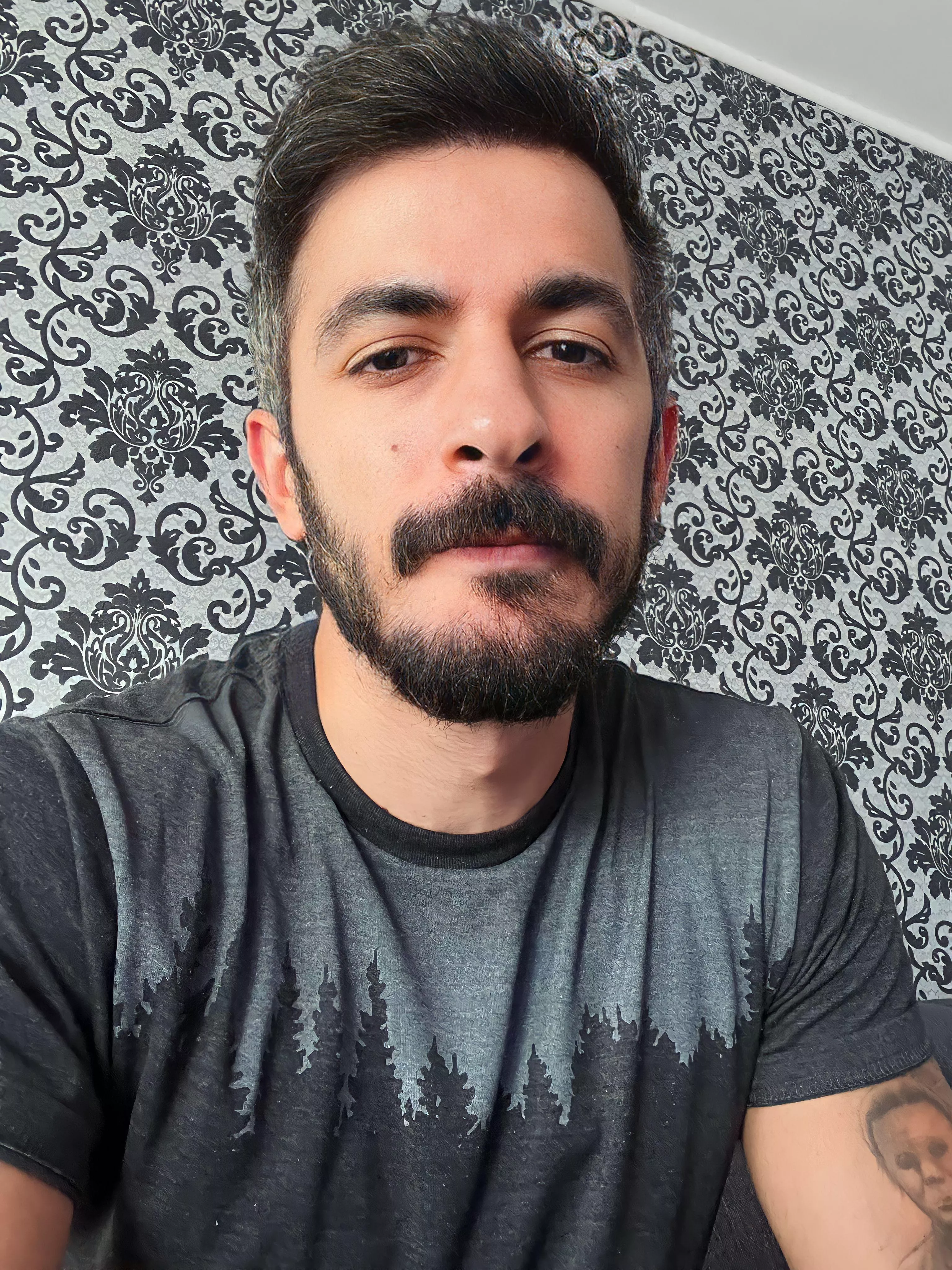 Another day, another selfie. 😊 posted by hakikigulyabani