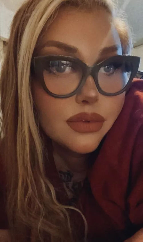 Feeling cute by moon_witch_cupcake