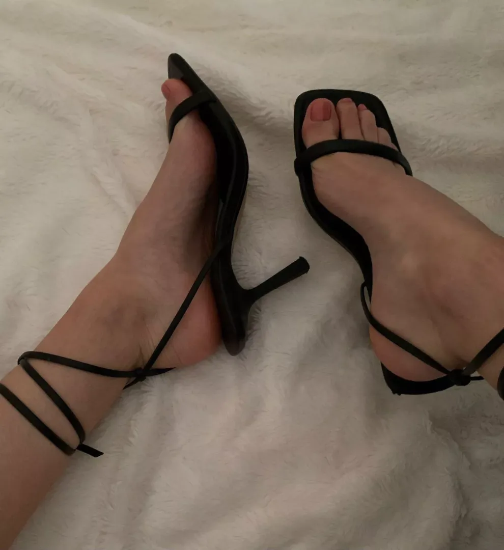 Fully naked, wild heels only😈 by Lauraaalove