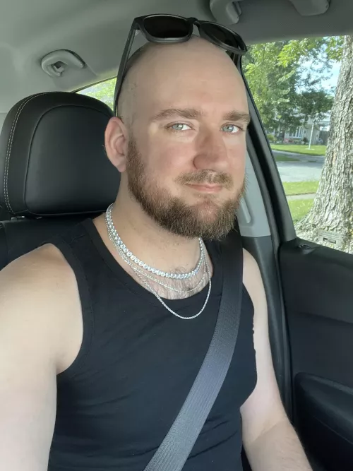 Trimmed my beard a bit and feeling good by JustGenerico