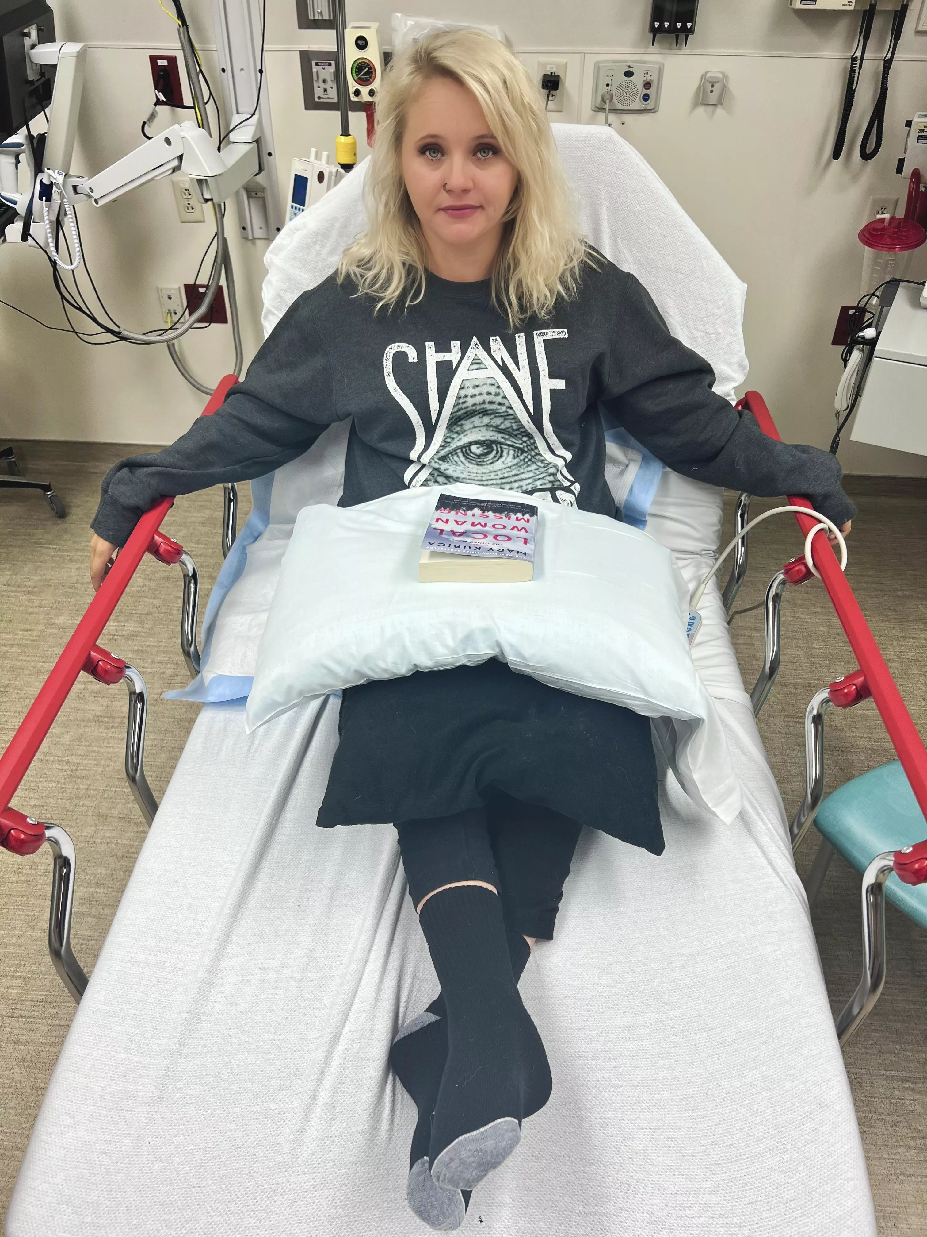 Want to see me in a diaper? 34 female quadriplegic at your service. posted by TitsonwheelsQuad4u