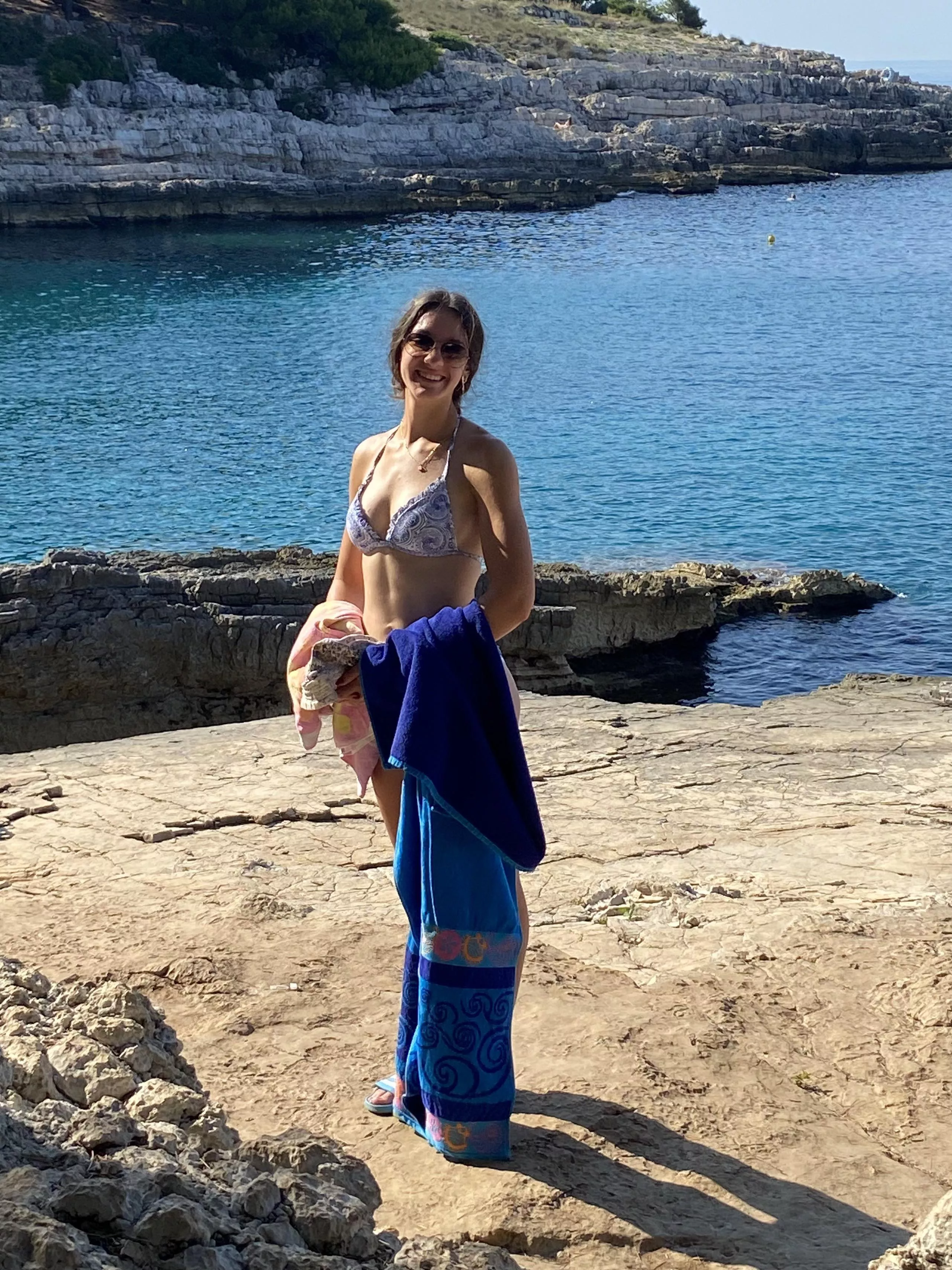 (18)Do you like my bikini? :) posted by f18luciaxo