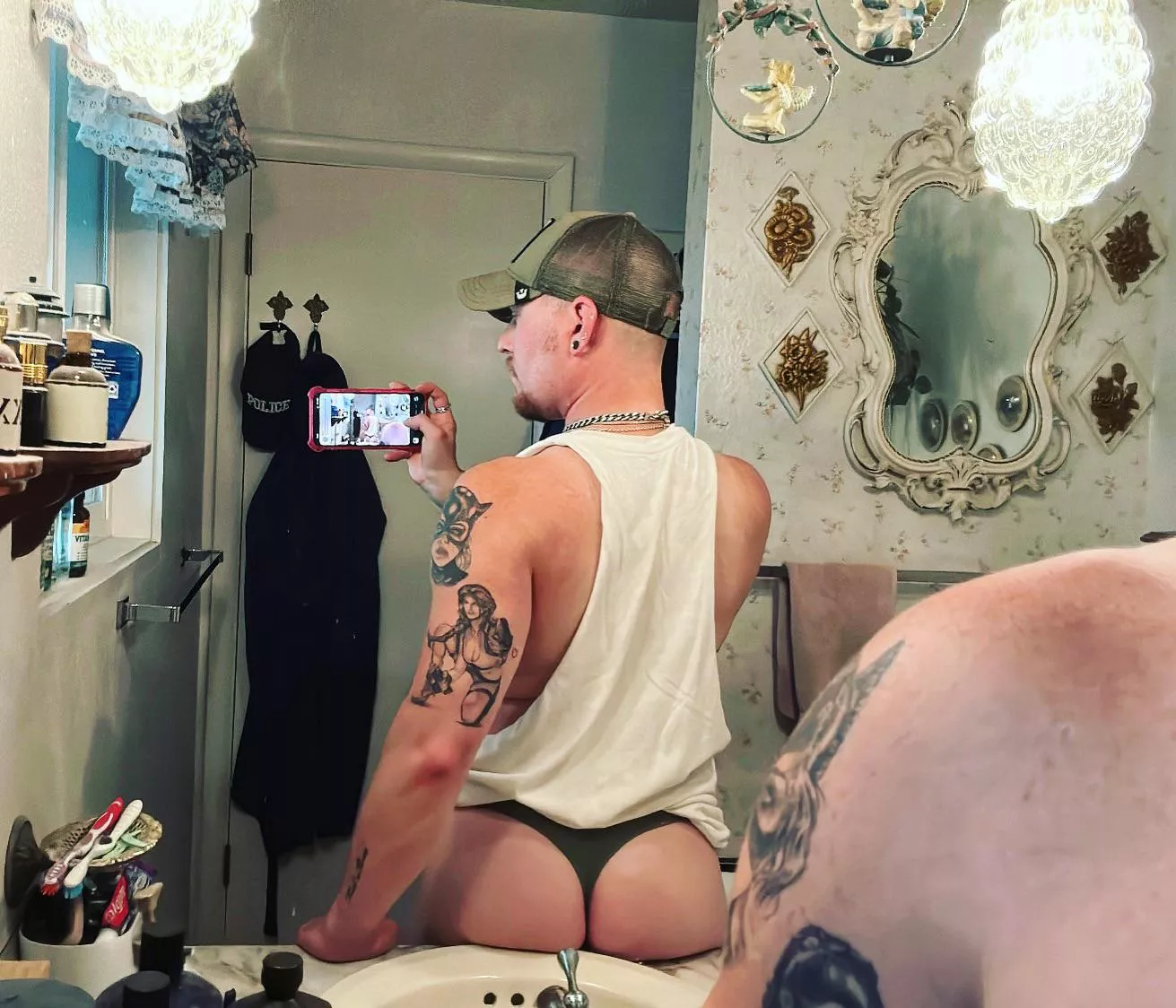 It’s too hot for clothes posted by aby_ryn