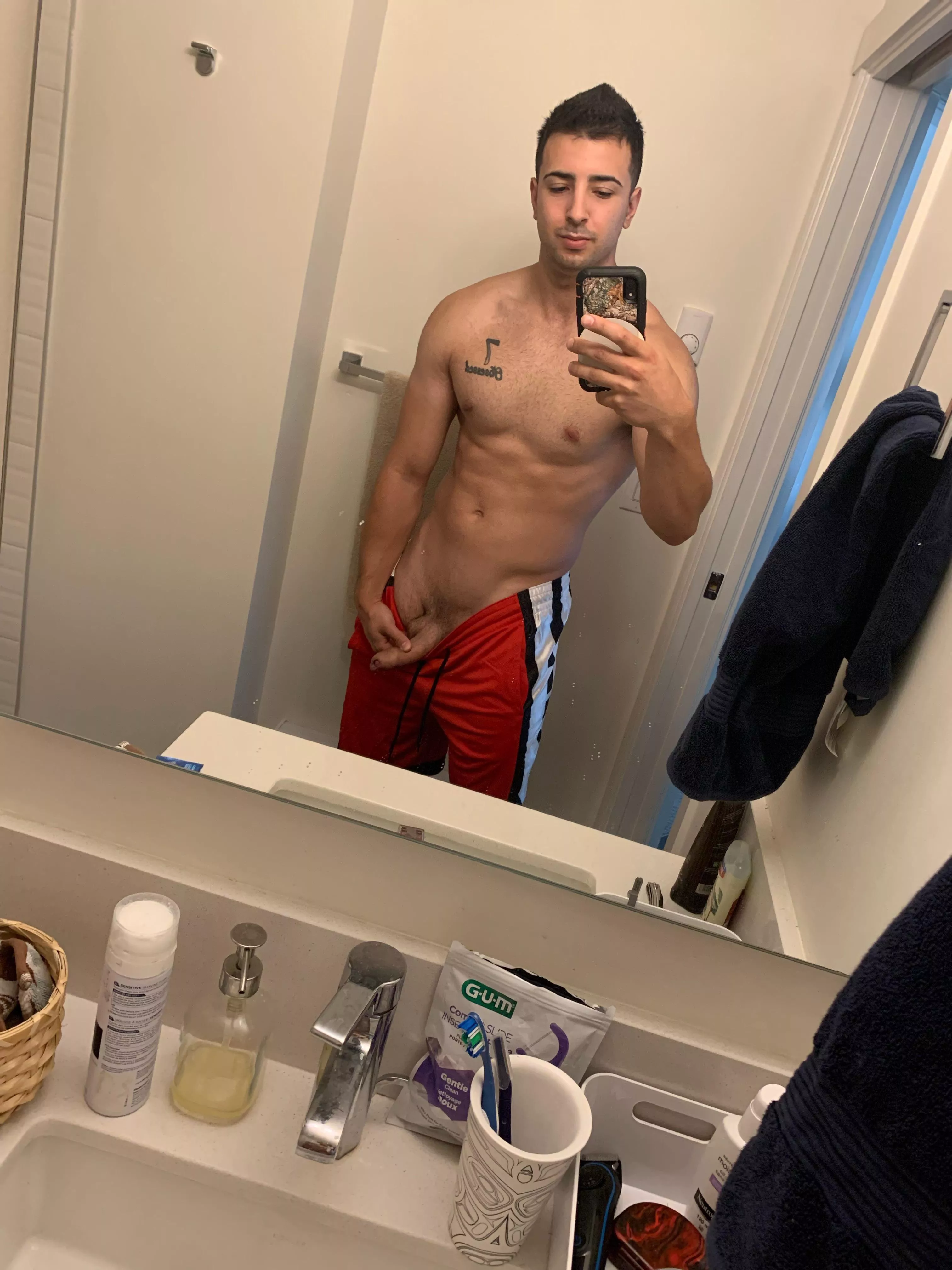 (M) lazy Sunday posted by Italiangod7