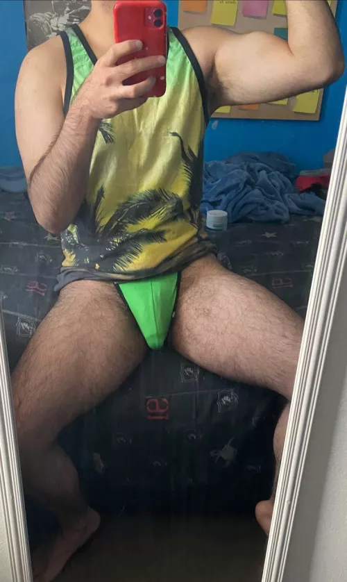 OMFG I really love wearing thongs, sutien and small briefs. Do you think I look good? by Mcaesium