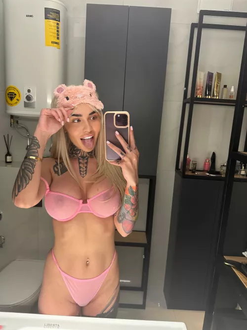 Restrain my naughty tits by baby_mia96