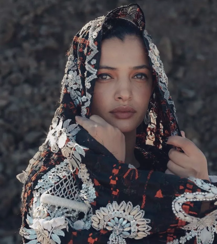 Egyptian girl posted by cliptemnestra