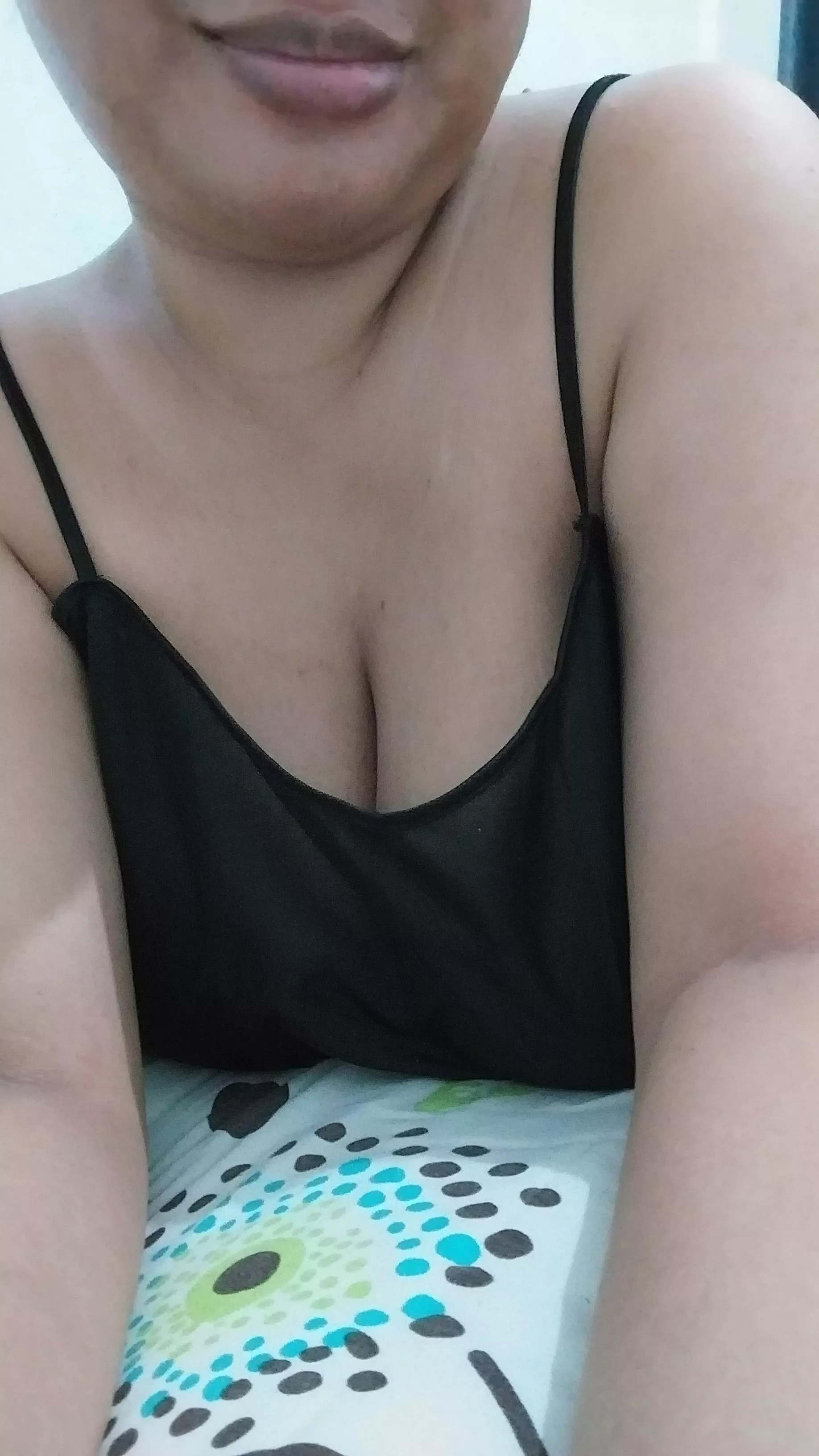 [F] I smell like roses tonight posted by xthelarkascendingx