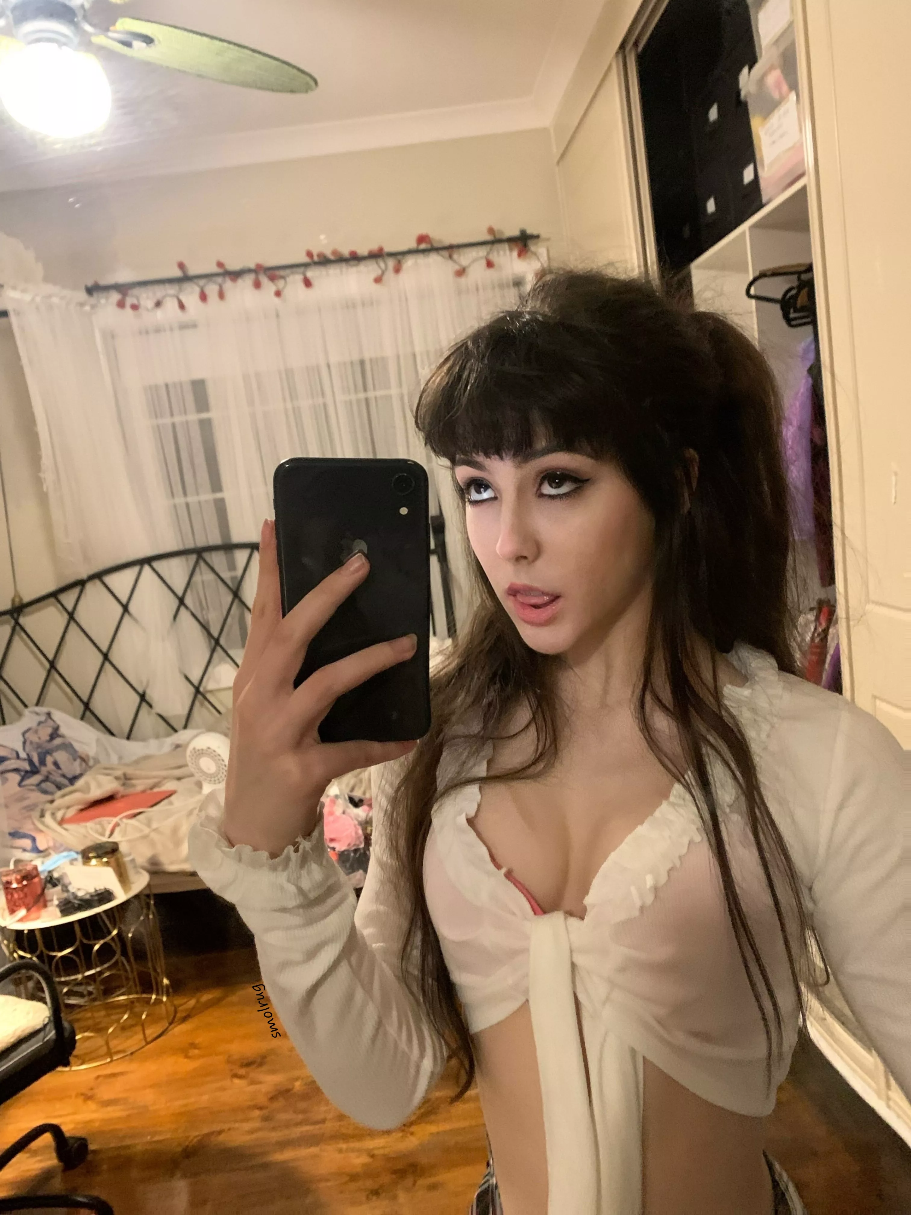 Felt cute 🤍 18f posted by smolrug