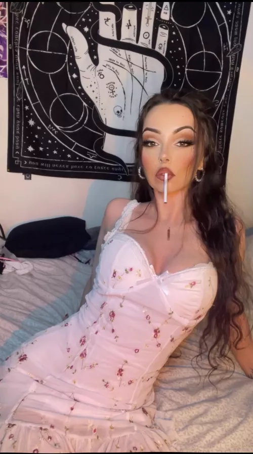 hi it’s me again xoxo by Brattywynter