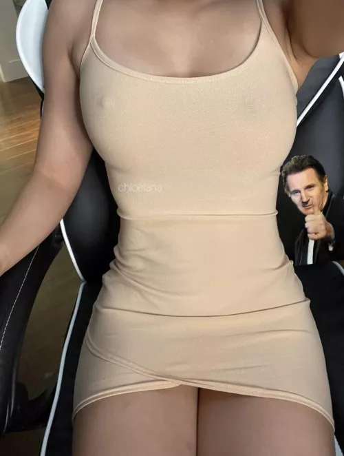 Liam likes what he sees by chloelana