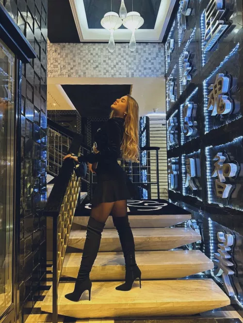 Ready for a stairway to pleasure? by Dudsafehold131