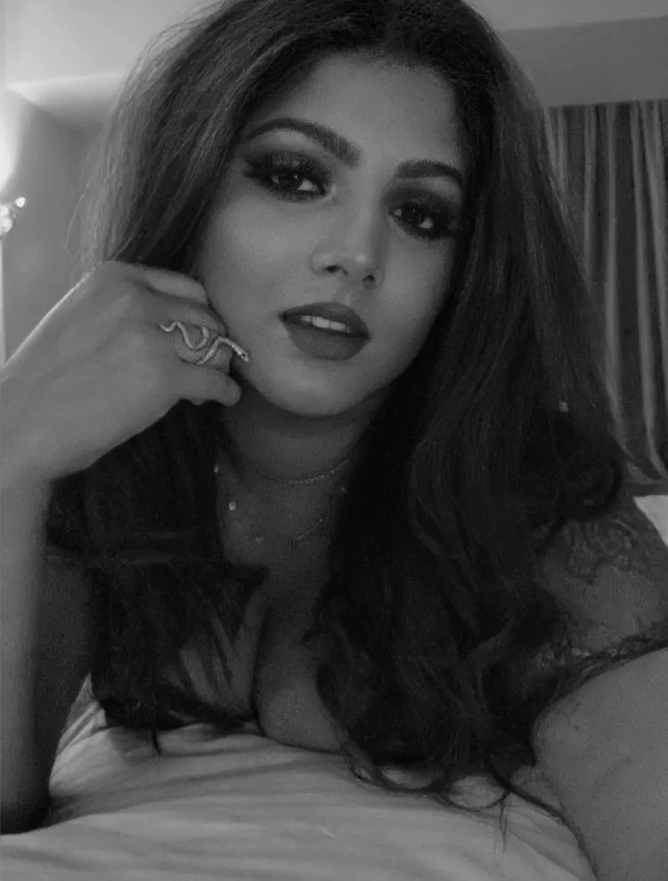 Say hello to your B&W barbie 💕 by Jfernando12