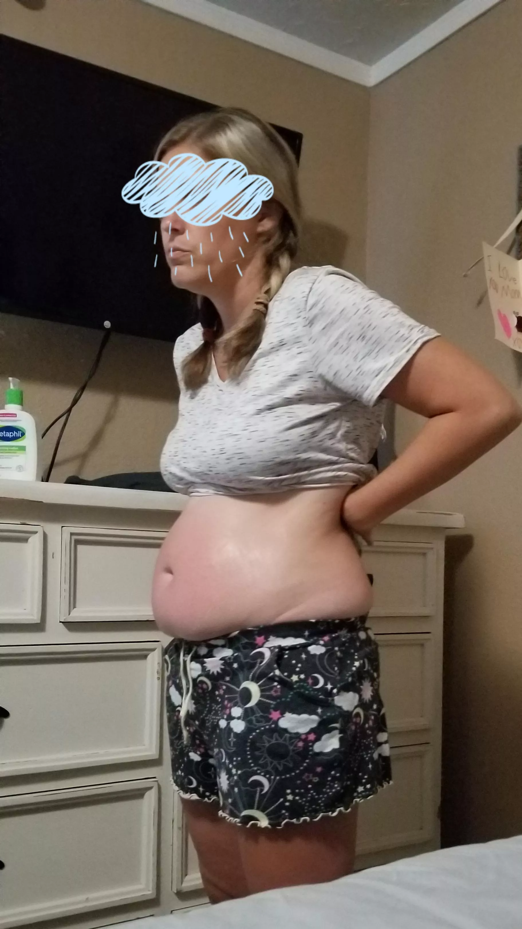 Such a turn on scrolling through and I see my belly with all these other beauties! posted by SnooCompliments7968