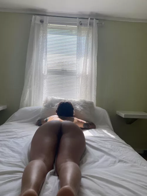 Watching the world over my window by Fio-espiral