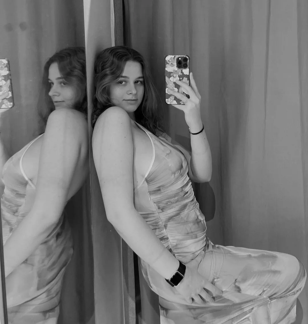 Well it seems like I'm the first to post about the curvy Kate kulp on this app(more to come soon😉) posted by Temporary-Roll-4575